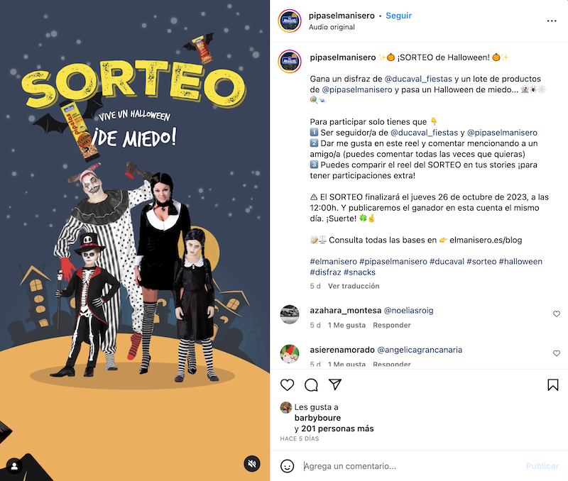 Gana un disfraz de @ducaval_fiestas y un lote de productos de @pipaselmanisero y pasa un Halloween de miedo... 👻🕷️🕸️🍭🍬